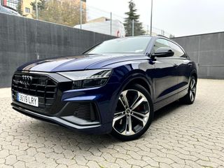 AUDI Q8 60 TFSIe Black Line Pl quattro tip