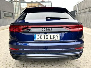 AUDI Q8 60 TFSIe Black Line Pl quattro tip