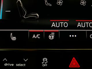 AUDI Q8 60 TFSIe Black Line Pl quattro tip