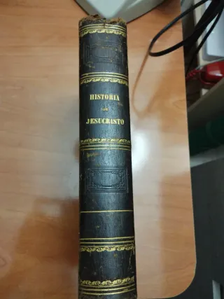 Libro antiguo la vida de Jesús