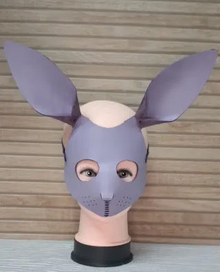 Máscara fantasía conejo en PIEL hecha a mano