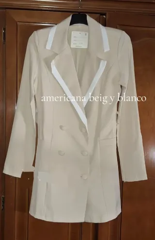 Lote de resto de tienda vestidos, conjuntos y chaq