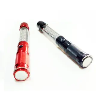 Linterna LED coche y hogar con accesorios.