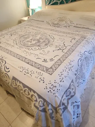 Copriletto vintage lino ricamato