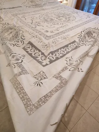 Copriletto vintage lino ricamato