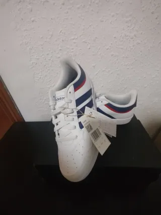 Zapatillas Adidas Blancas y Azules
