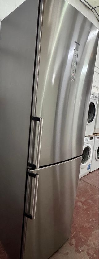 FRIGORÍFICO COMBI NO FROST SIEMENS EN INOX