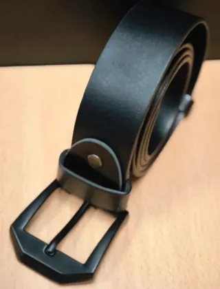 Cinturón Cuero Negro Hebilla Negra 120cm 3,7cm