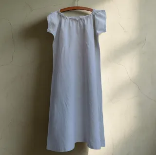 Antiguo camisón de puro lino tejido a mano
