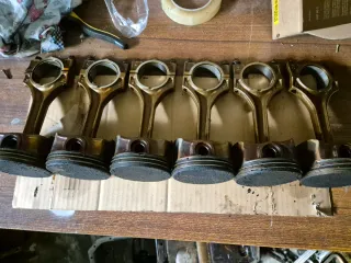 Pistones y bielas BMW M54B30