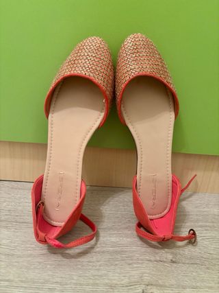 Bailarinas naranjas y beige