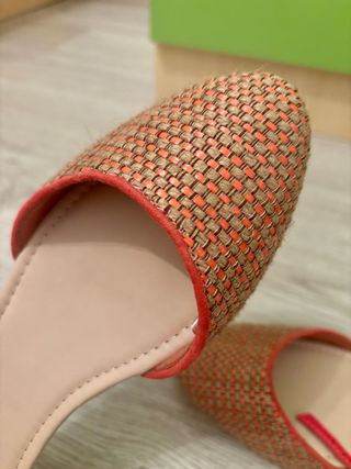 Bailarinas naranjas y beige