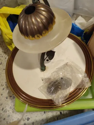 Lámpara de techo metal y marmol