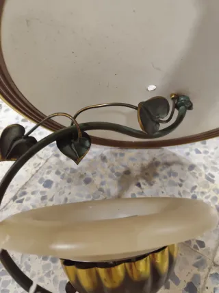 Lámpara de techo metal y marmol