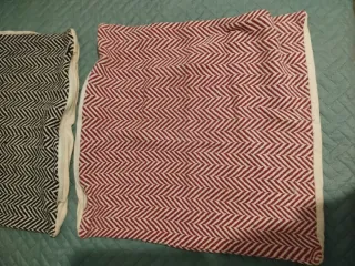 2 Fundas Cojín Tejido Espiga Negro y Rojo