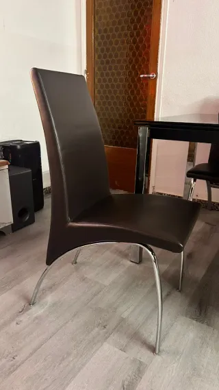 Mesa comedor cristal negro y 4 sillas