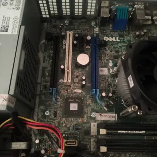 Dell Optiplex 7010 i3 - Sin disco duro