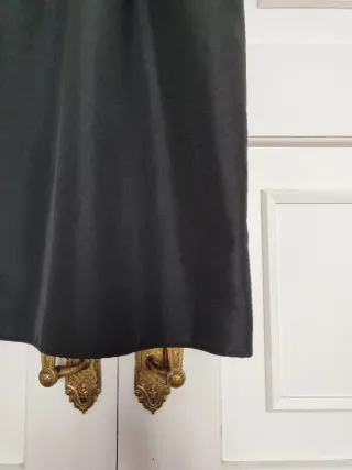 Vestido negro manga abullonada