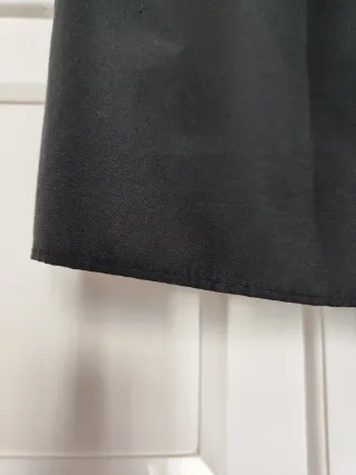 Vestido negro manga abullonada