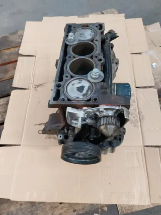 Bloque Motor renault completo.  1.4 gasolina