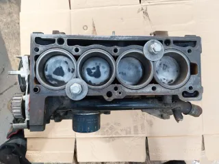Bloque Motor renault completo.  1.4 gasolina