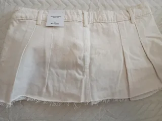 Falda corta Pull&Bear beige Talla 42