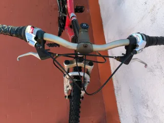 Bicicleta de Montaña Roja