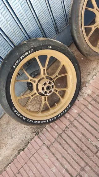 Ruedas Yamaha YZF-125-R Doradas