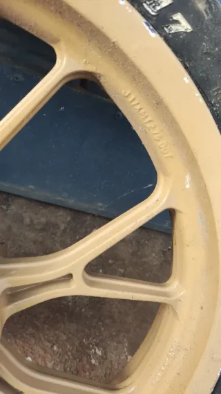 Ruedas Yamaha YZF-125-R Doradas