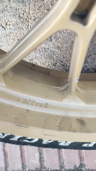 Ruedas Yamaha YZF-125-R Doradas