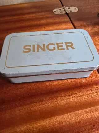 Máquina de Coser Antigua Singer  801Z2