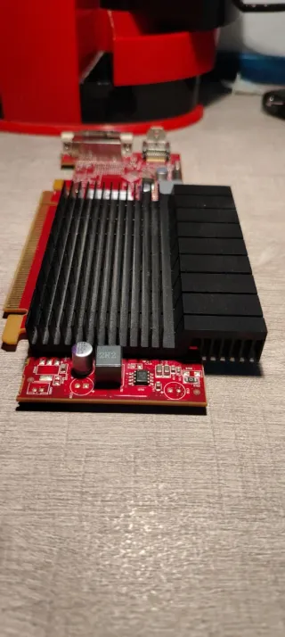 Tarjeta Gráfica AMD Radeon HD 6450 1GB