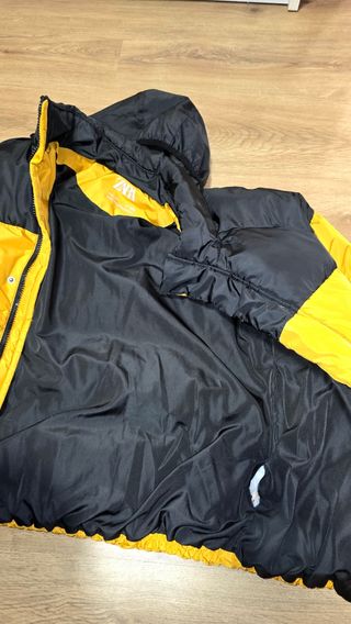 Abrigo Zara Negro y Amarillo