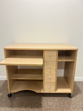 Escritorio de madera beige