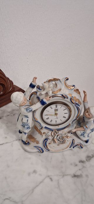 Figura de porcelana vintage niños