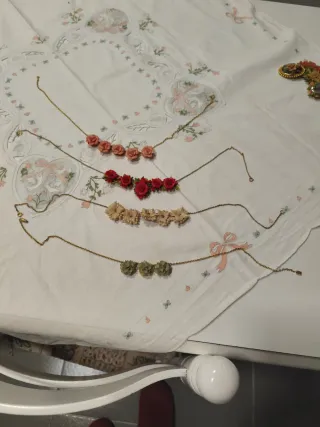 Broches y Colgantes Florales Hechos a Mano