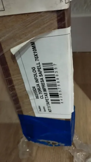 Puerta sapelly 60cm con 5 tapetas