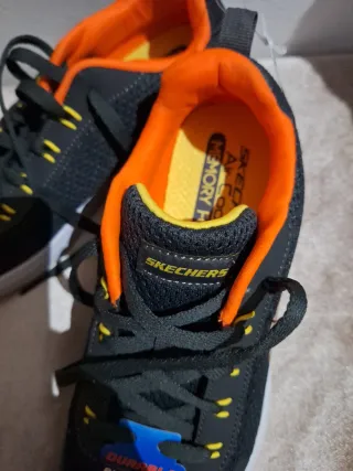 Zapatillas Skechers Gris y Naranja