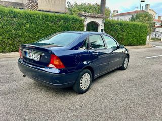 Ford Focus Ghia sedan 1.6 100cv 2003 157400km