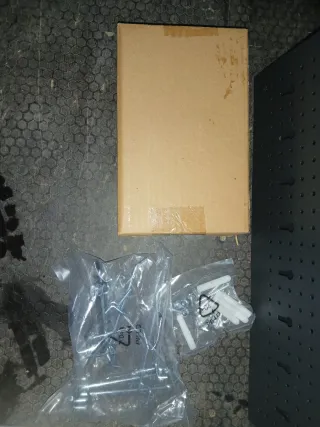 Tavola organizzatrice da parete in metallo nero