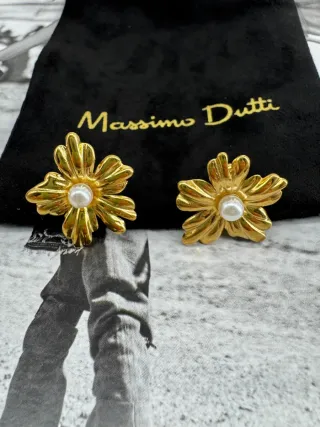 Pendientes flor perla Massimo Dutti dorados