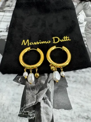 Pendientes Massimo Dutti dorados con perlas