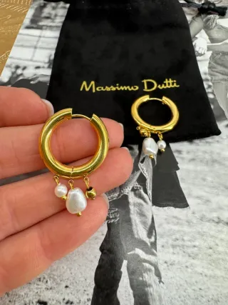 Pendientes Massimo Dutti dorados con perlas