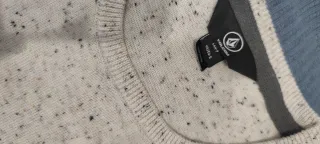 Suéter Volcom jaspeado gris y blanco