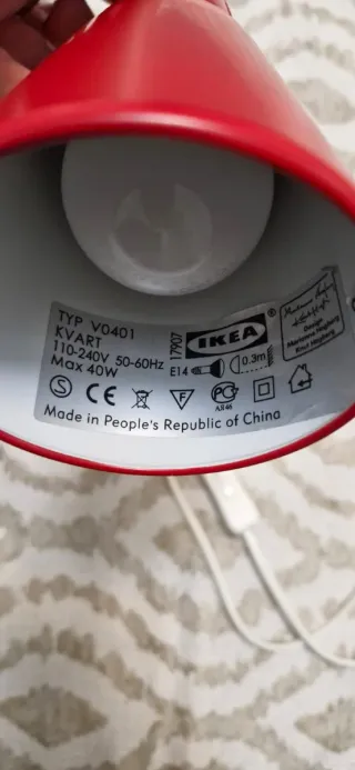 Lámpara de pared roja flexible