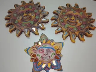Figuras sol decorativas