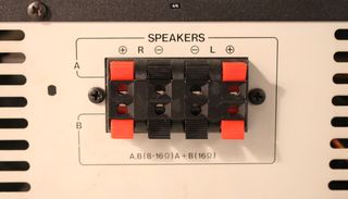 AKAI AM305 - 88- amplificador