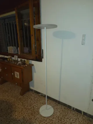 Lámpara de pie moderna