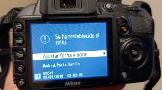 Cámara Nikon D3100 + objetivo 18-55