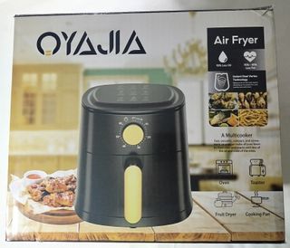 Freidora de aire negra con temporizador